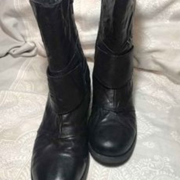 Khrio Leather Boots - Picture 2 of 4